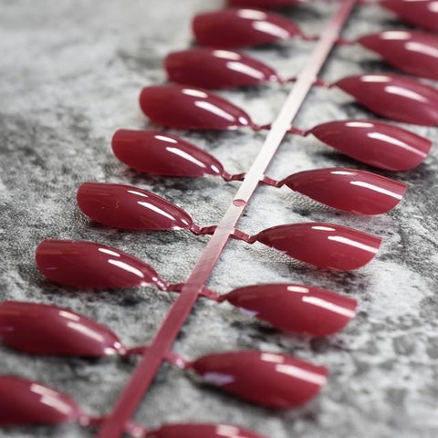 24pcs/kit Stiletto Shiny Fake Nails White Pointed Fake Nails Easily Decorate Your Fingers Candy White Surface 15P